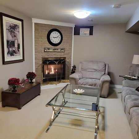 Cozy Suite With Hot Tub & Highspeed Internet Grimsby Ngoại thất bức ảnh