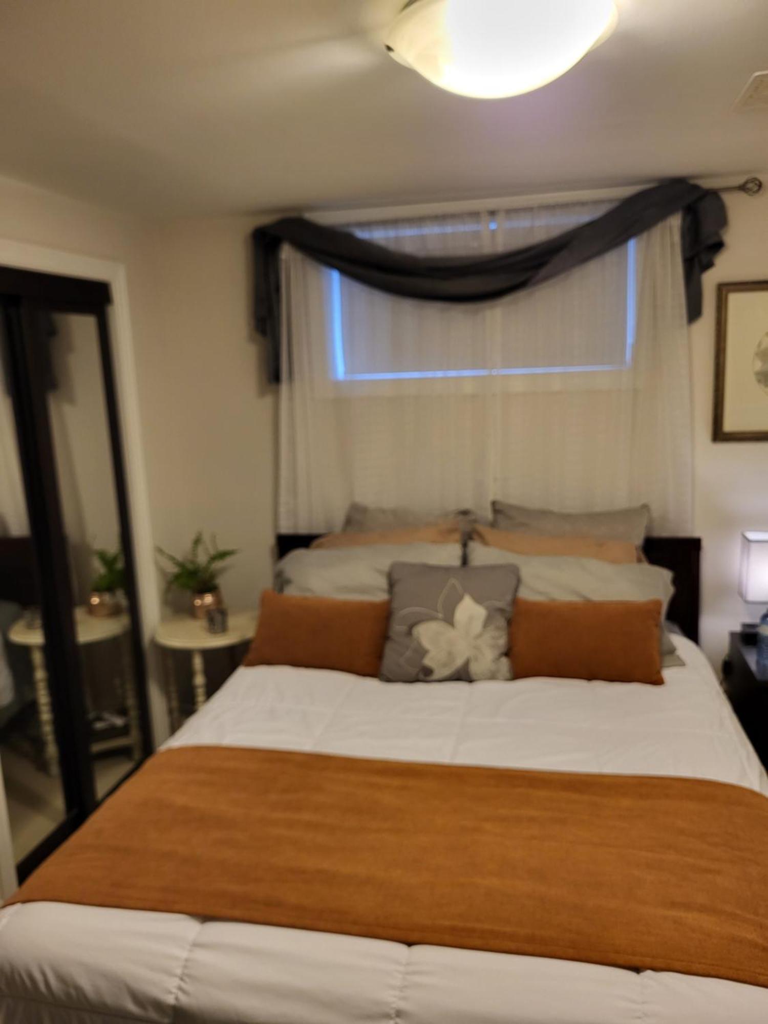 Cozy Suite With Hot Tub & Highspeed Internet Grimsby Ngoại thất bức ảnh