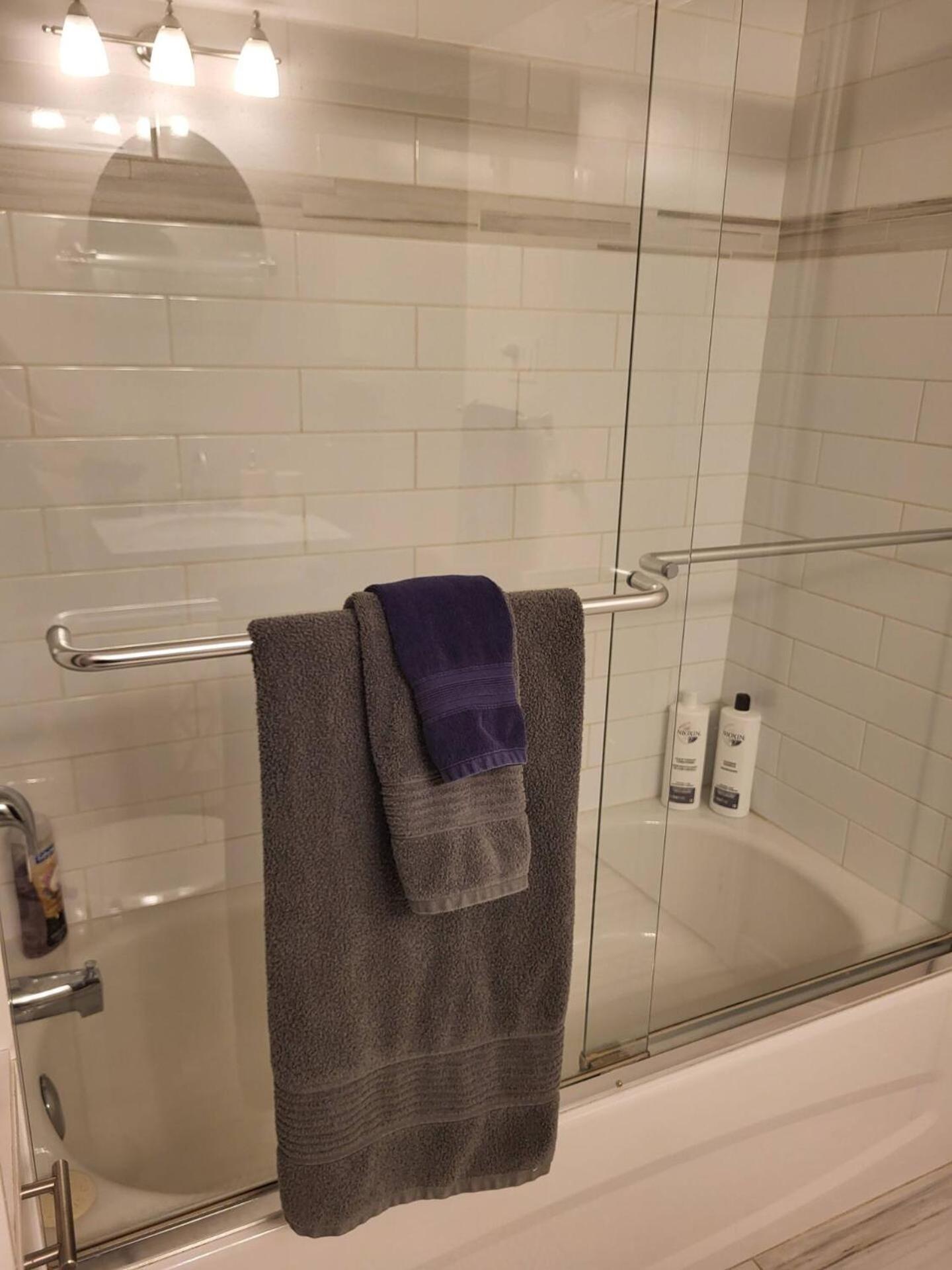 Cozy Suite With Hot Tub & Highspeed Internet Grimsby Ngoại thất bức ảnh